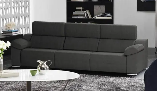 Sofá de 3 plazas con tela oscura